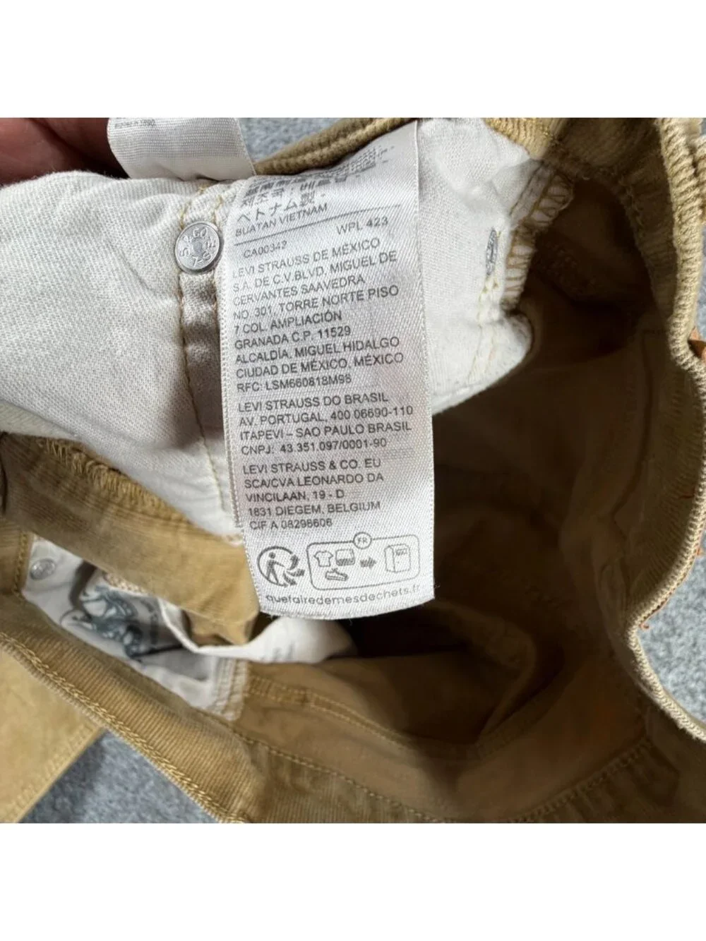 Vintage Levi's 541 Athletic Taper Corduroy Pants Mens 30x30 Tan Stretch Low Rise